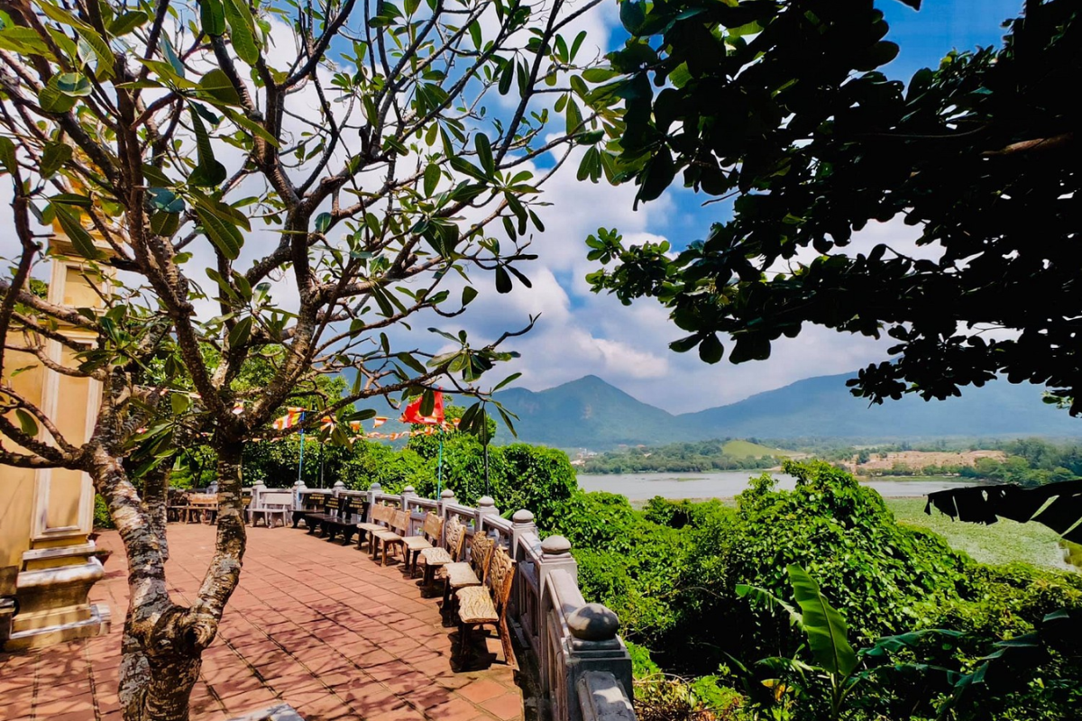 Panoramic view of Con Son Bay from Van Son Pagoda courtyard
